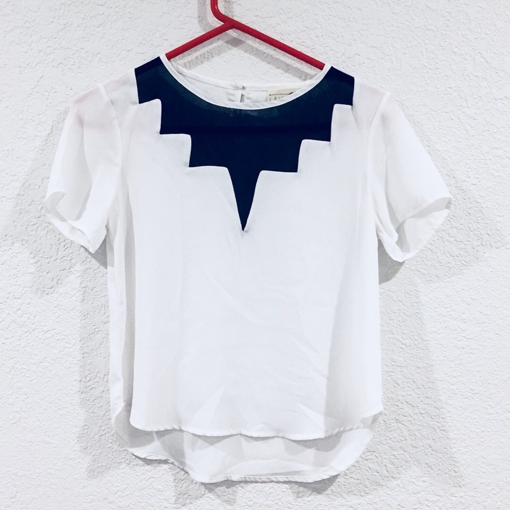 La hearts architectural modern hip top